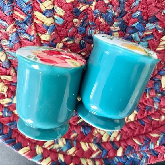 Pioneer woman lot of 4 salt/pepper shakers & place mats woven country farmhouse - Picture 2 of 6